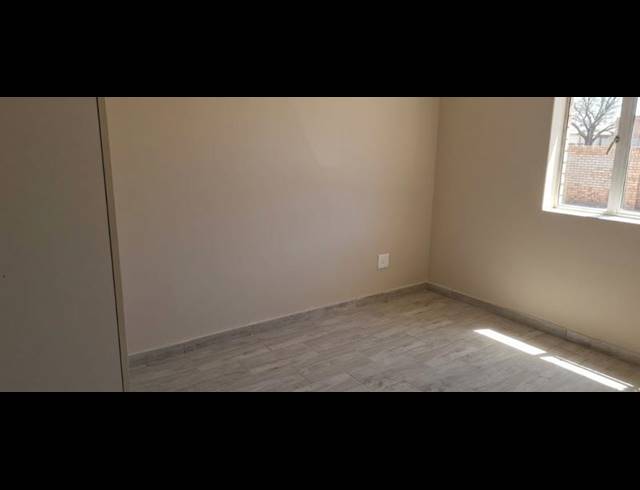 2 BEDROOM PROPERTY TO RENT IN WEST BEACH